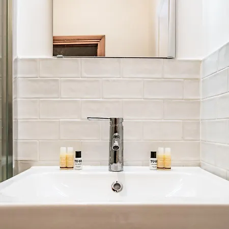 Mecenate Cavour ローマ