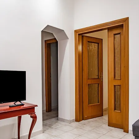 Mecenate Cavour ローマ